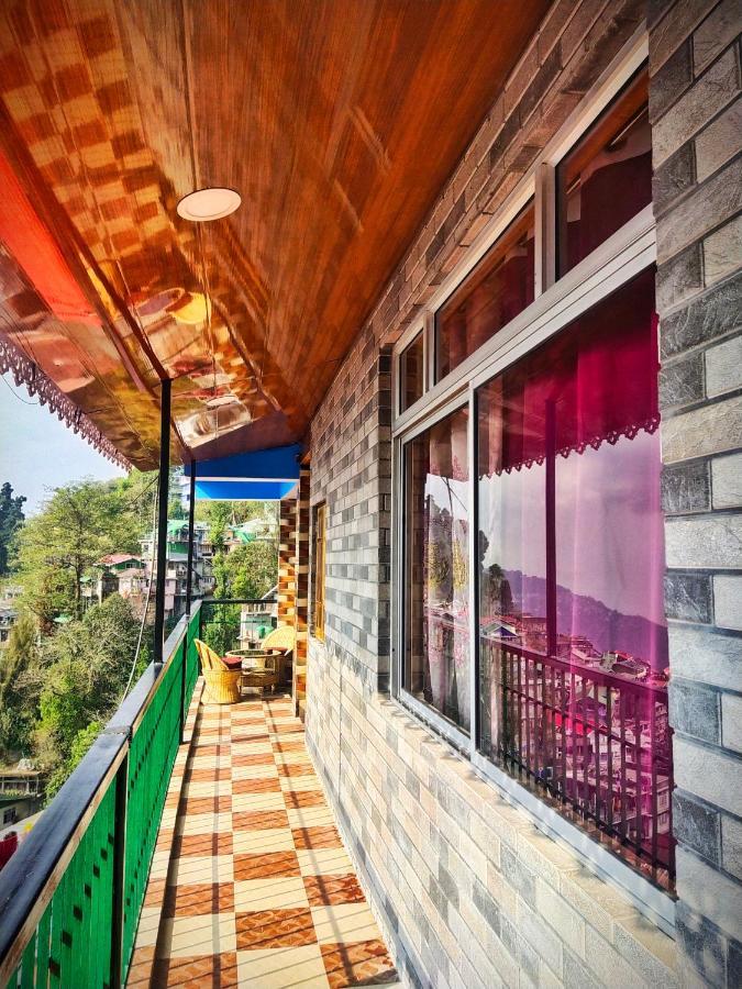 White Peak Homestay Дарджилинг Экстерьер фото